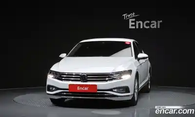 Volkswagen Passat 2021 2.0 Автомат в Москве № 749955, миниатюра 3