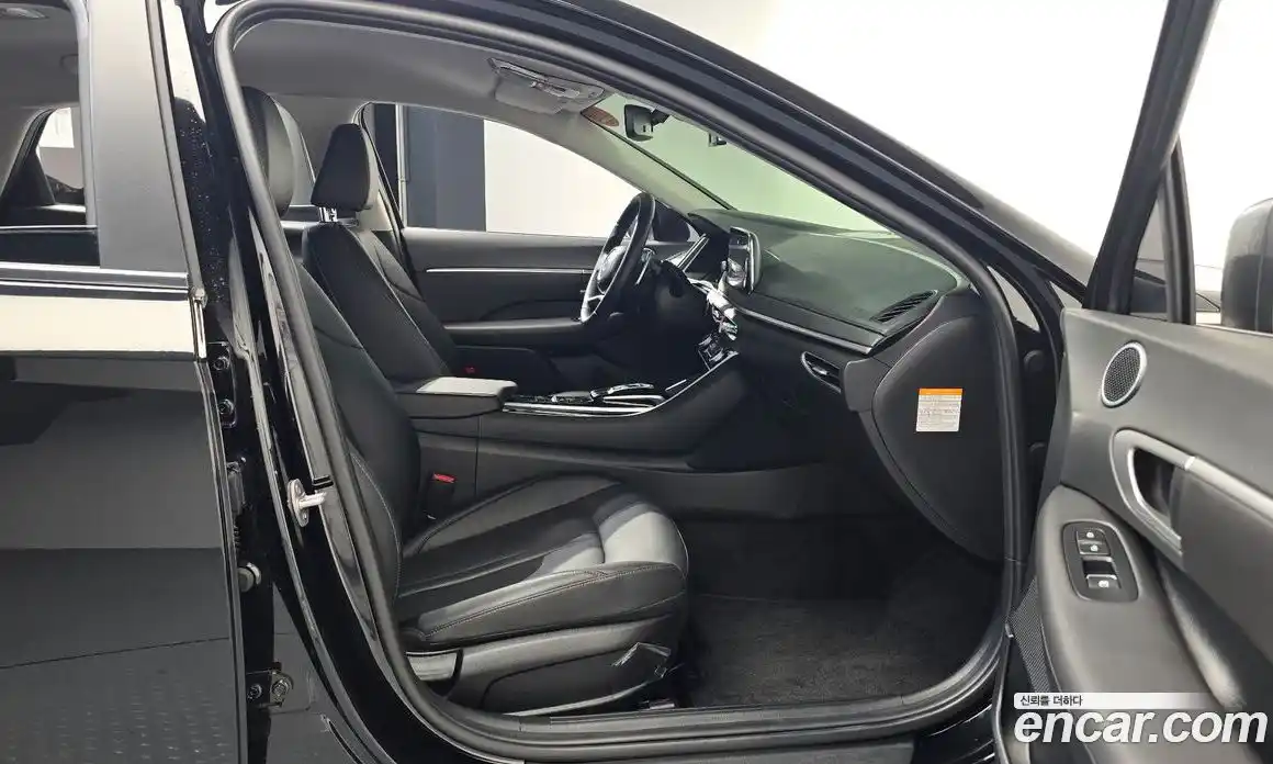 Hyundai Sonata 2022 2.0 Автомат в Москве № 756119, фото 11