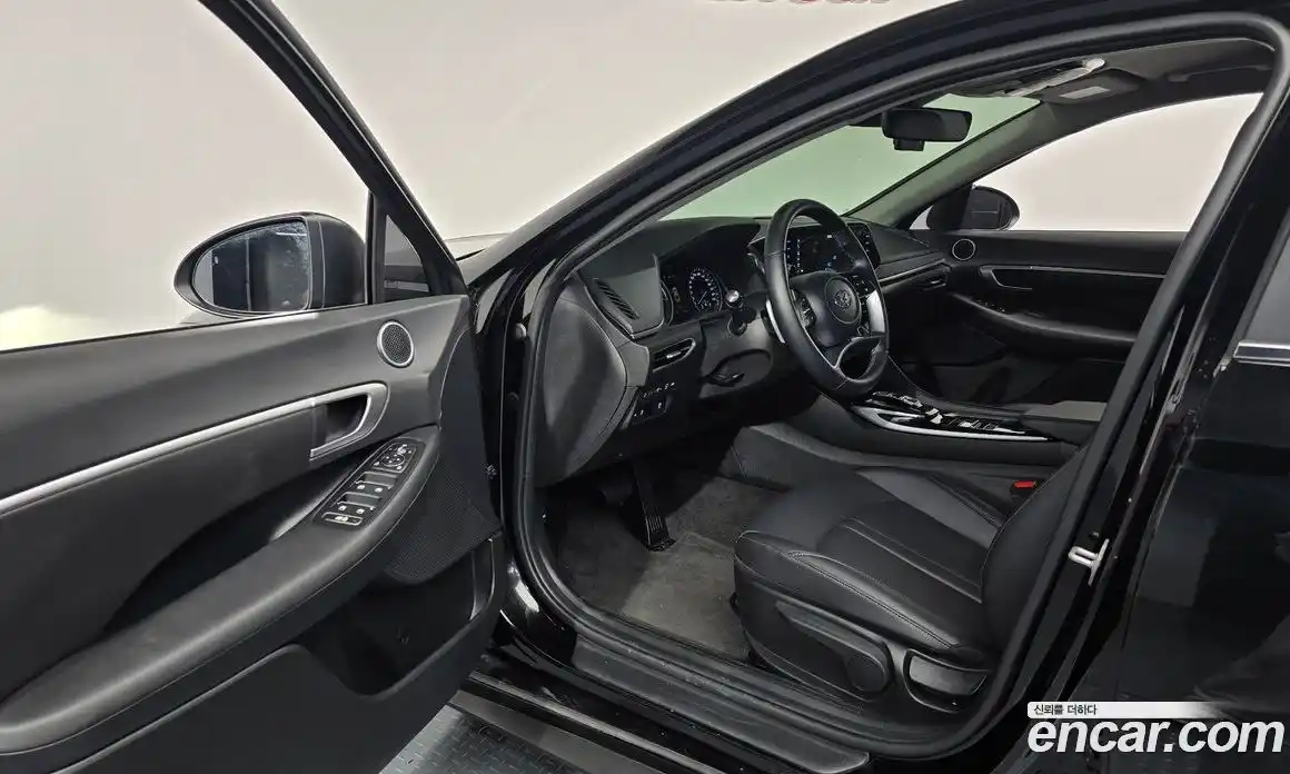 Hyundai Sonata 2022 2.0 Автомат в Москве № 756119, фото 10