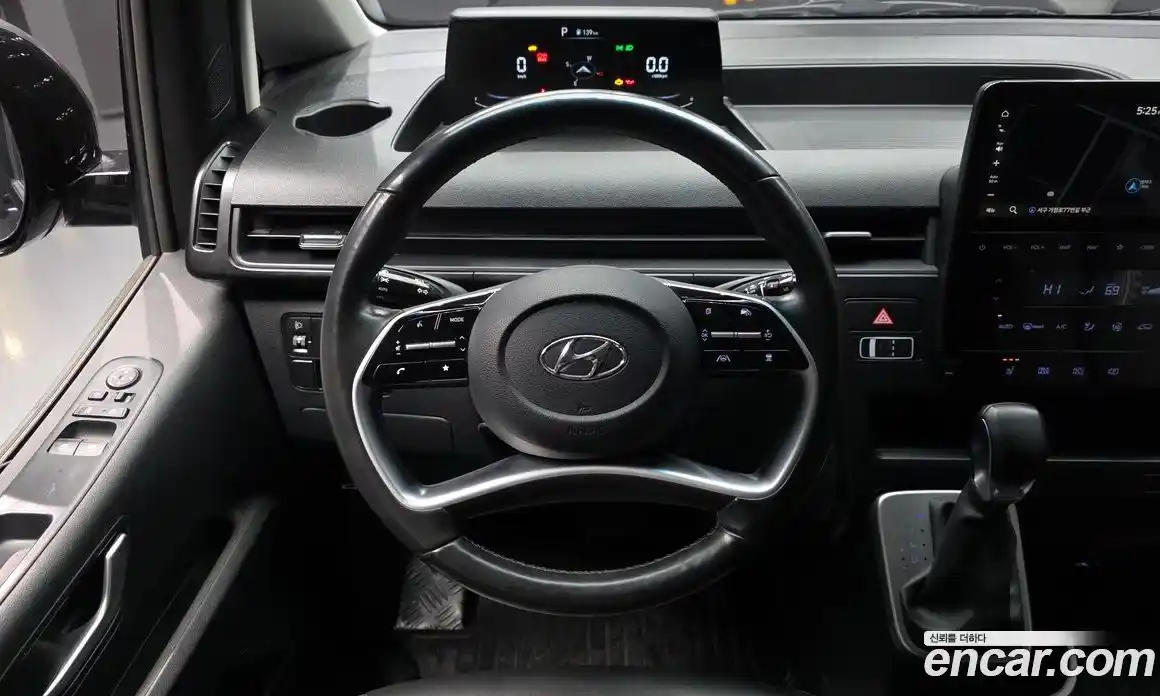 Hyundai Staria 2023 2.2 Автомат в Москве № 756825, фото 13