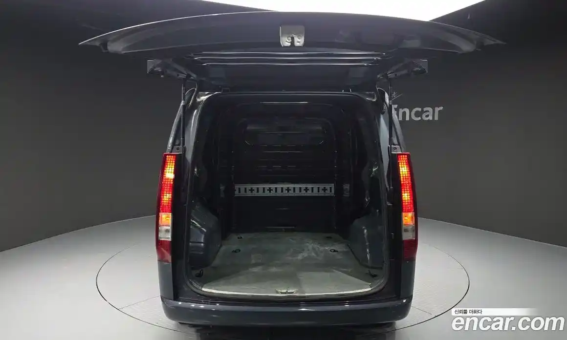 Hyundai Staria 2023 2.2 Автомат в Москве № 756825, фото 20