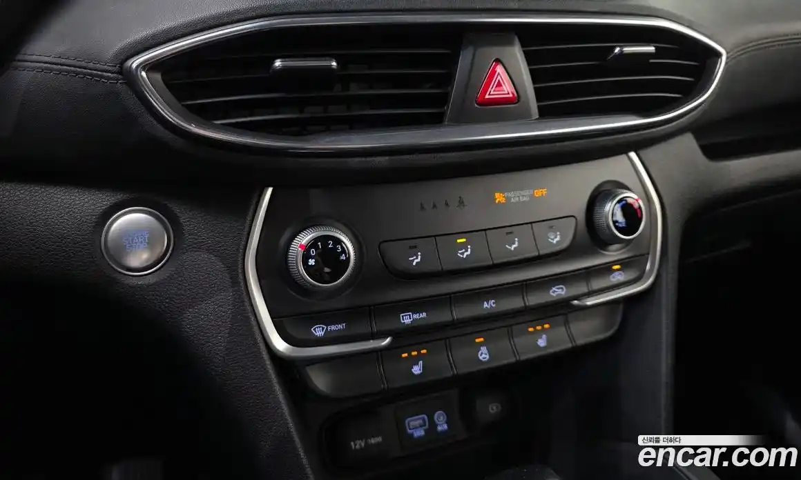 Hyundai Santa Fe 2019 2.0 Автомат в Москве № 756885, фото 16