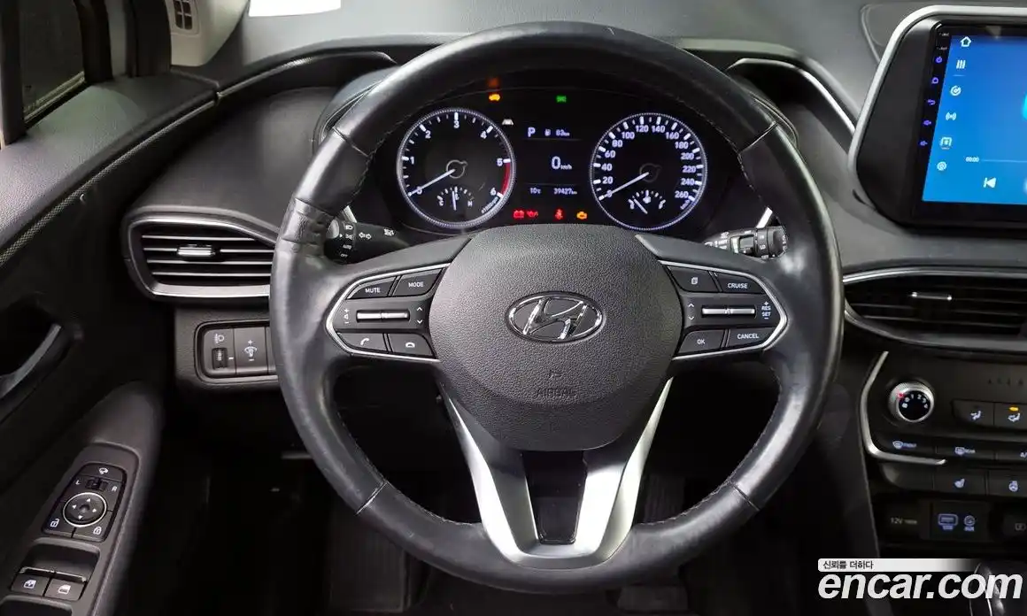 Hyundai Santa Fe 2019 2.0 Автомат в Москве № 756885, фото 17