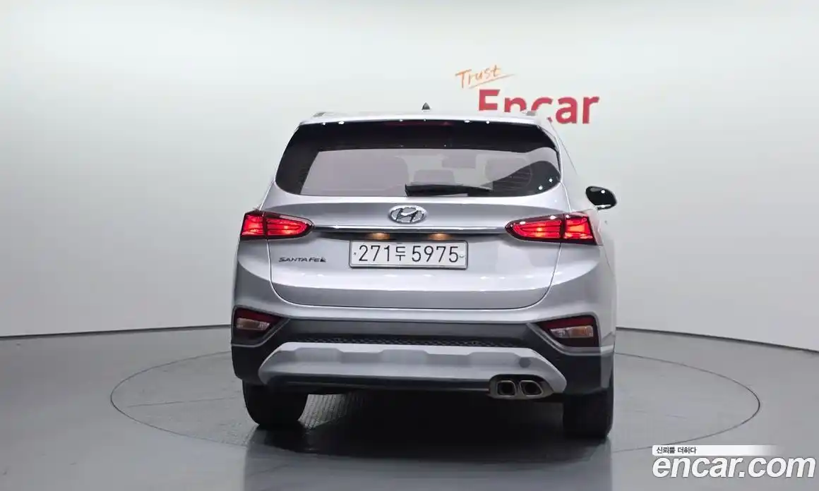 Hyundai Santa Fe 2019 2.0 Автомат в Москве № 756885, фото 4