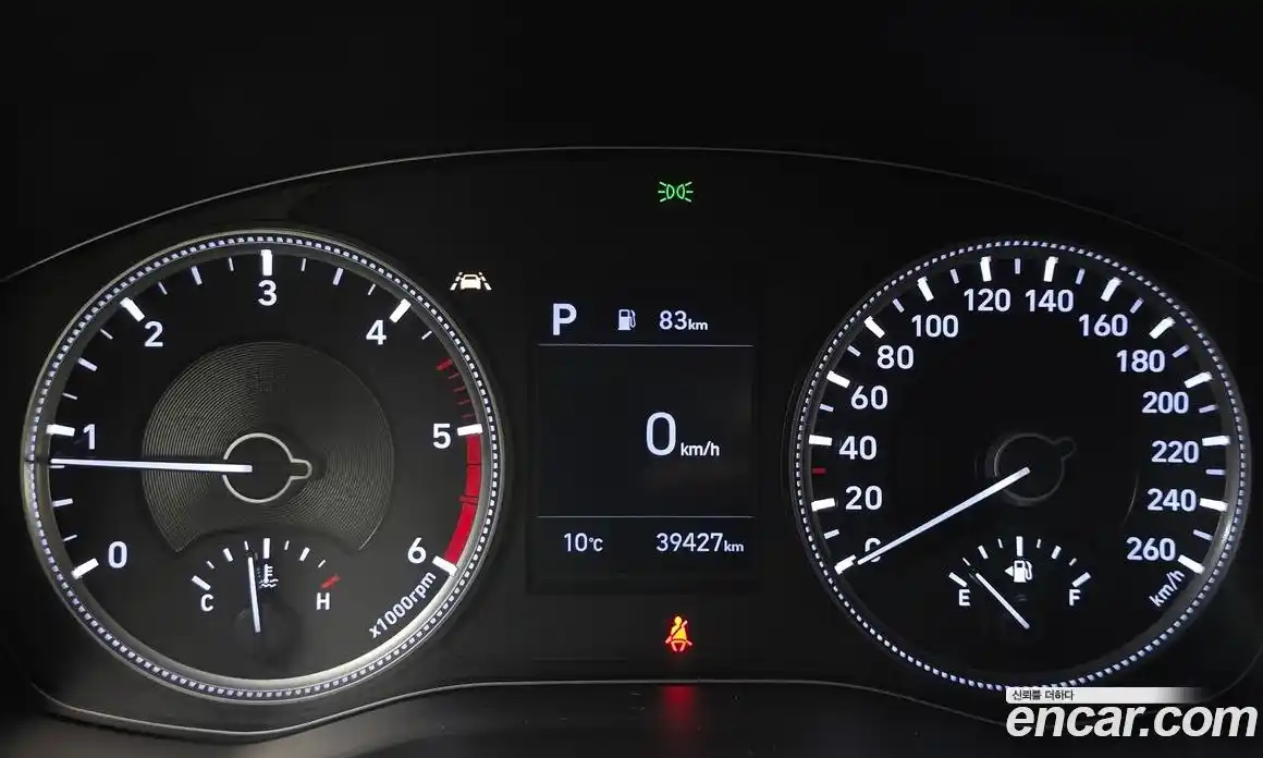 Hyundai Santa Fe 2019 2.0 Автомат в Москве № 756885, фото 8