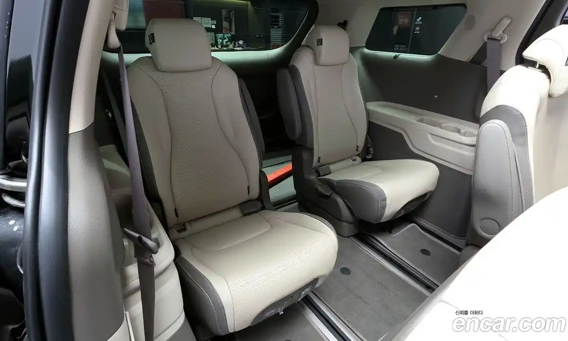 Kia Canival 2023 2.2 Автомат в Москве № 757244, фото 13