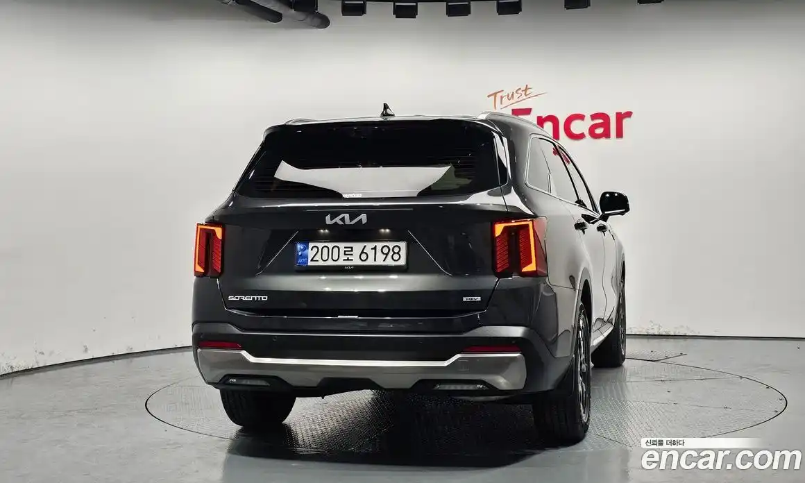 Kia Sorento 2023 1.6 Автомат в Москве № 757327, фото 4