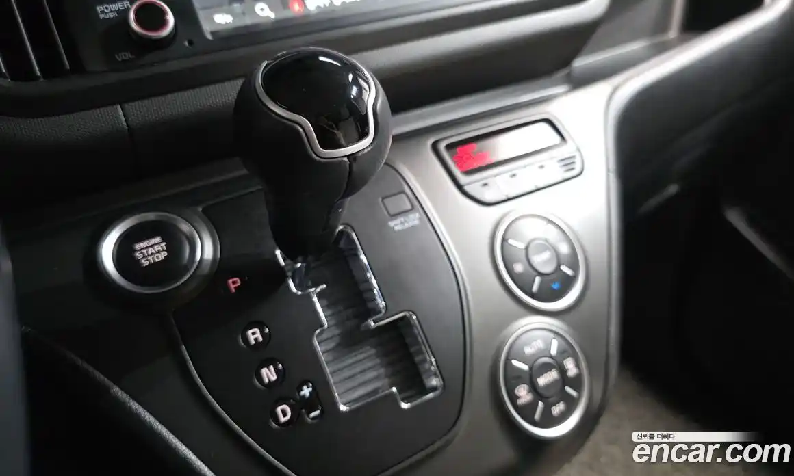 Kia Ray 2024 1.0 Автомат в Москве № 757468, фото 8