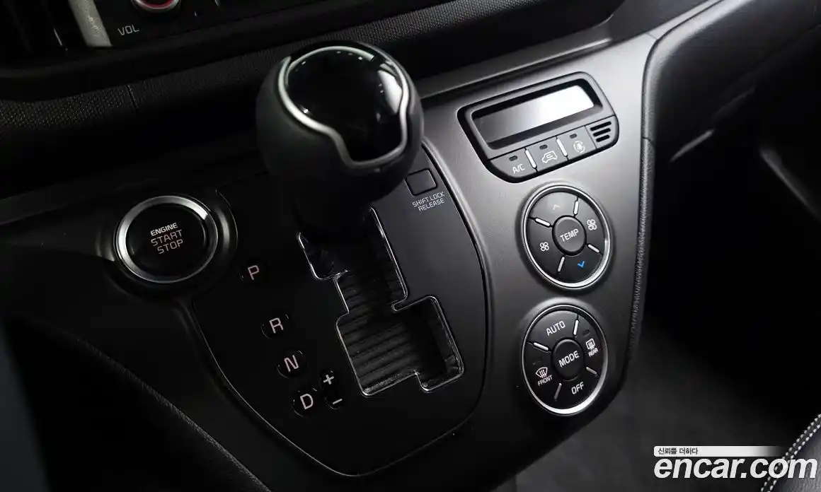 Kia Ray 2024 1.0 Автомат в Москве № 757660, фото 9