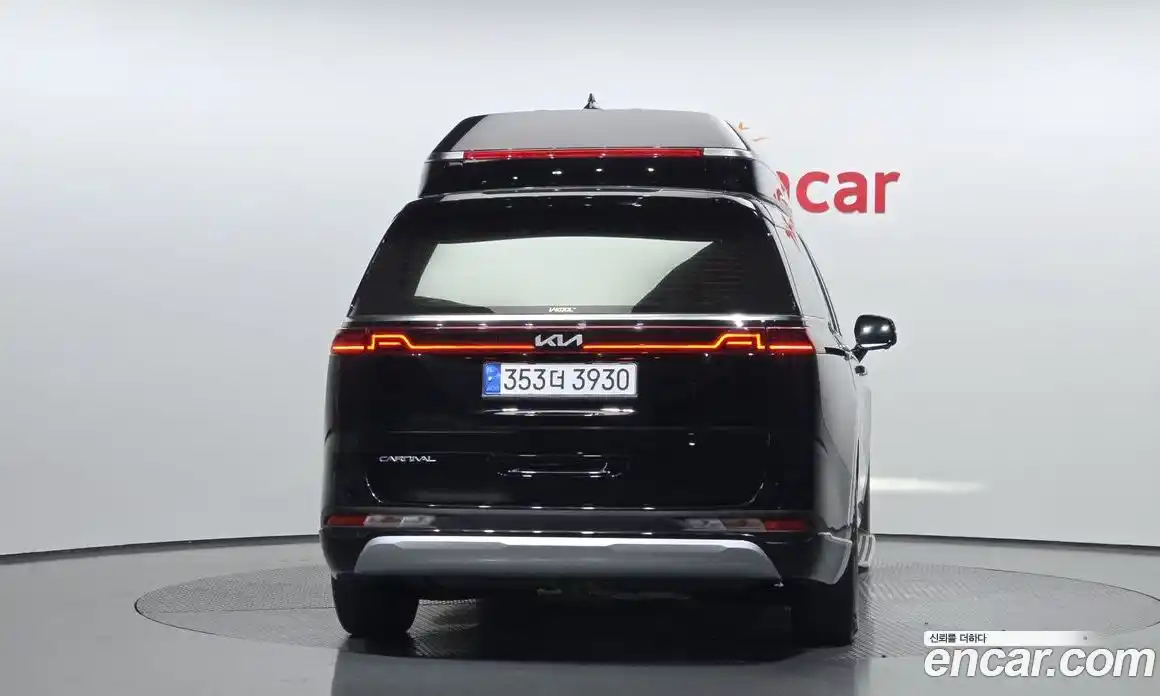 Kia Canival 2023 3.5 Автомат в Москве № 757893, фото 4