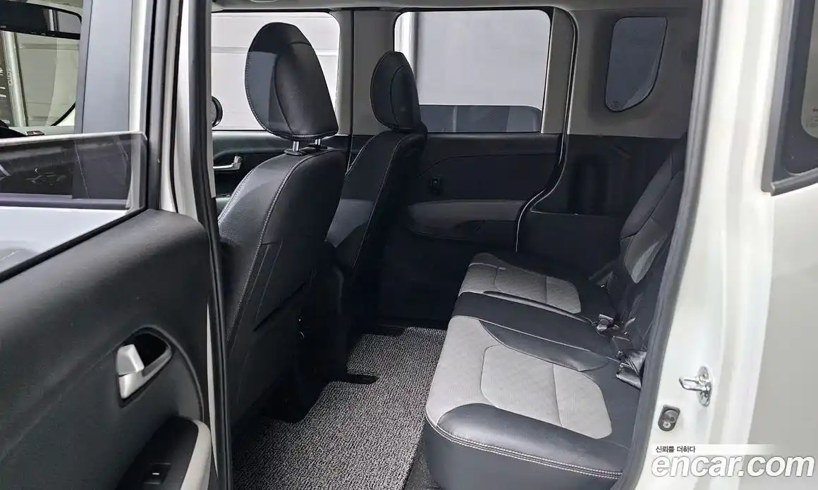 Kia Ray 2021 1.0 Автомат в Москве № 758434, фото 13