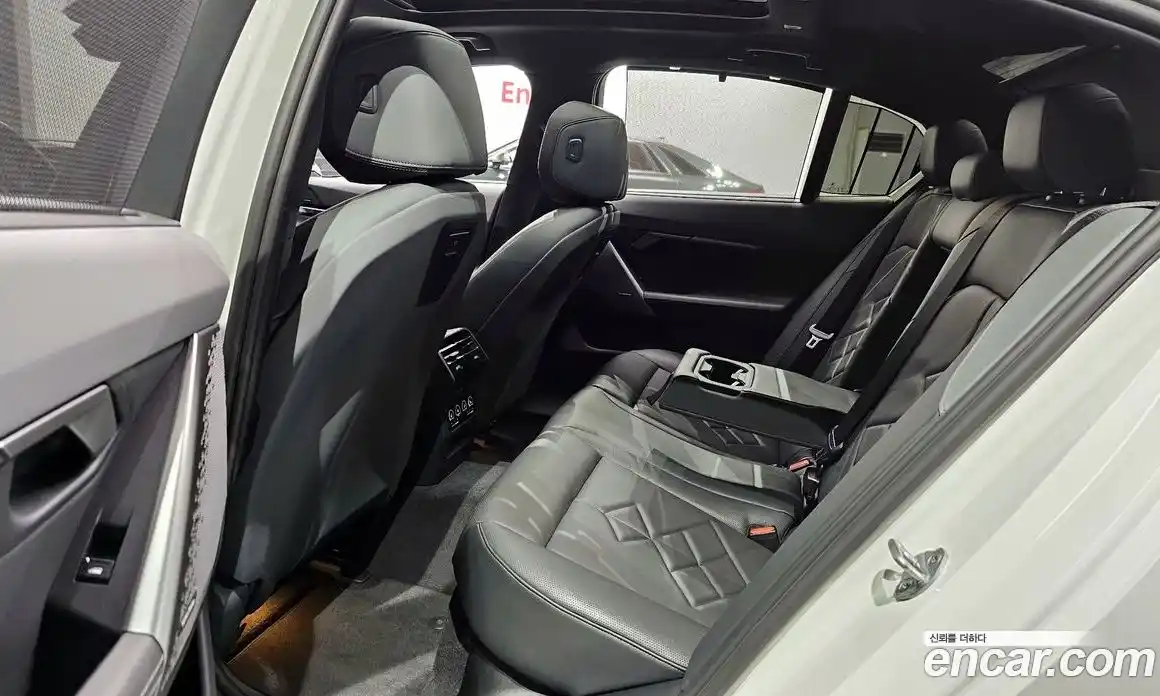 BMW 5-Series 2025 2.0 Автомат в Москве № 762286, фото 12