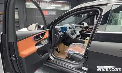 Mercedes-Benz GLC-Class 2025 2.0 Автомат в Москве № 763559, миниатюра 9