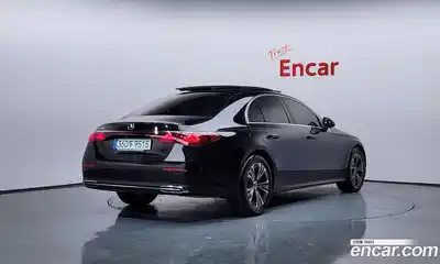 Mercedes-Benz E-Class 2025 2.0 Автомат в Москве № 763635, миниатюра 2