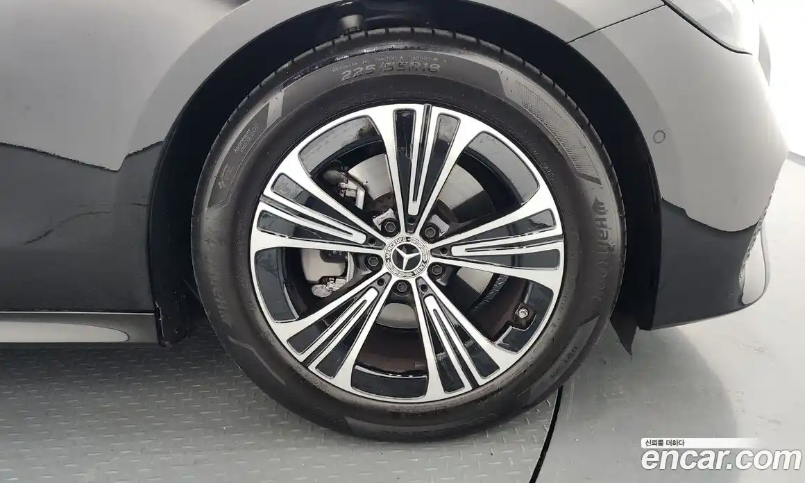 Mercedes-Benz E-Class 2025 2.0 Автомат в Москве № 763635, фото 5