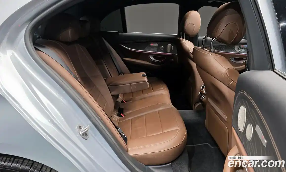 Mercedes-Benz E-Class 2022 2.0 Автомат в Москве № 764309, фото 12