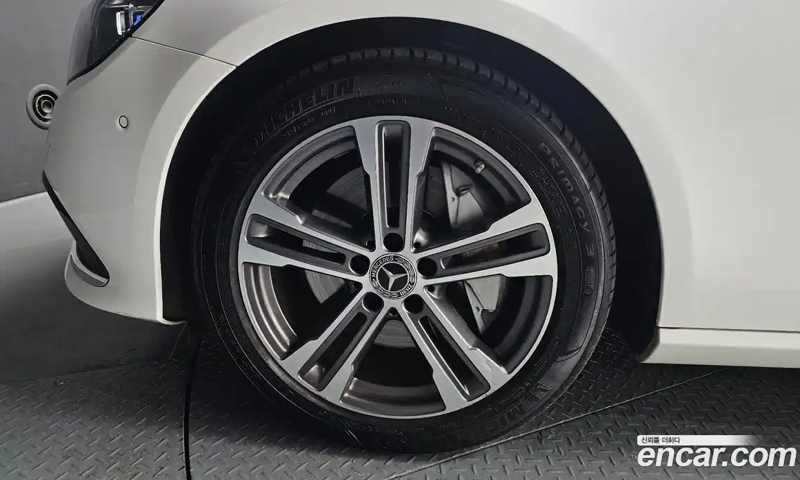 Mercedes-Benz E-Class 2021 2.0 Автомат в Москве № 764415, фото 5