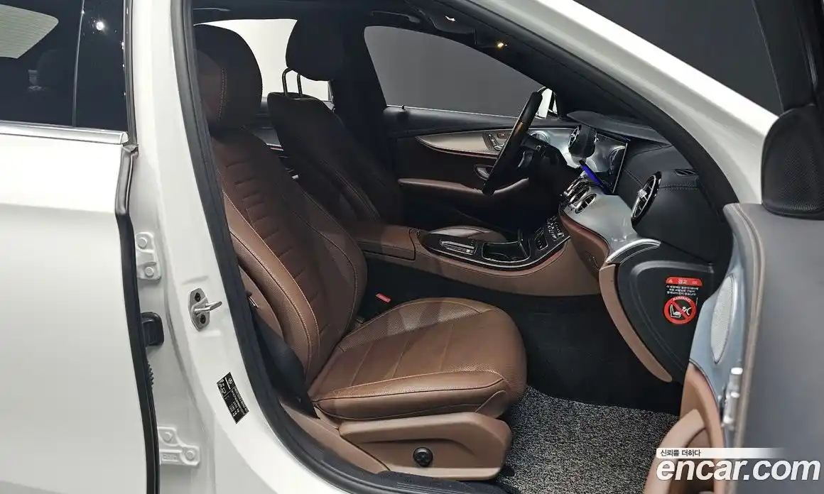 Mercedes-Benz E-Class 2021 2.0 Автомат в Москве № 764415, фото 10