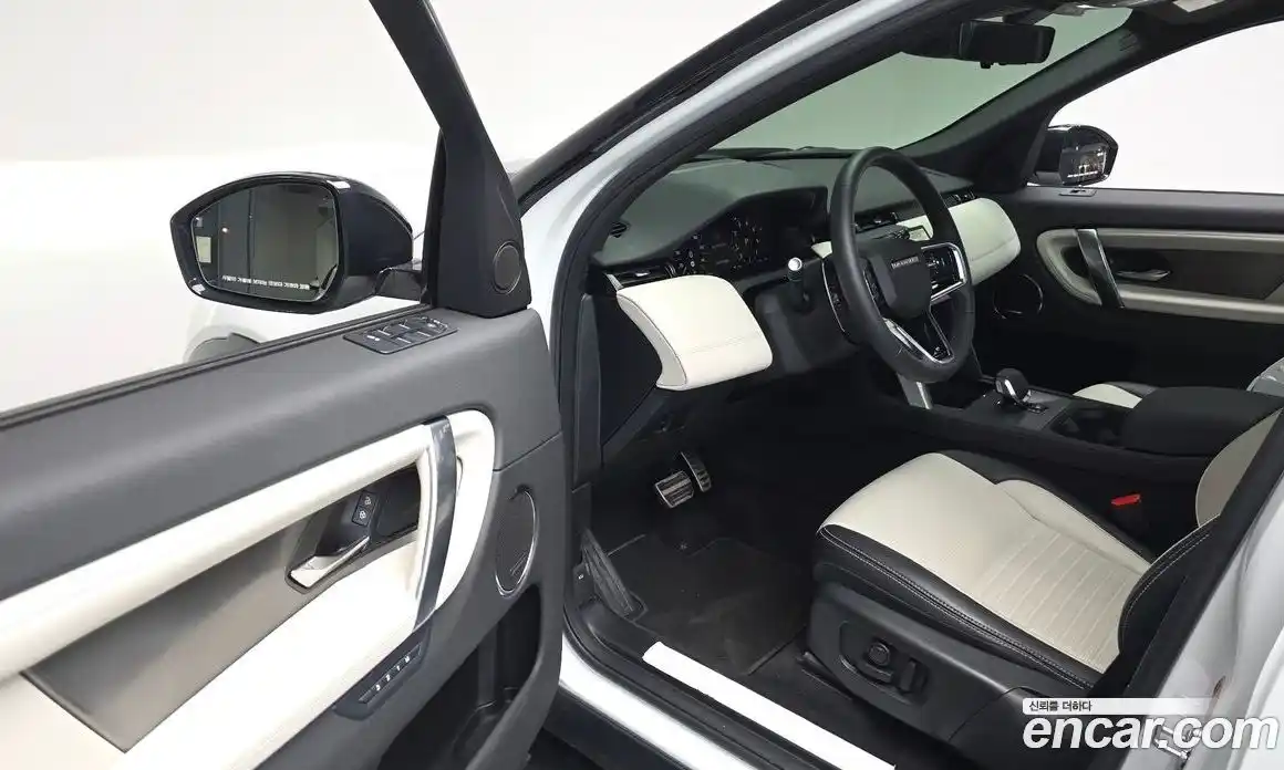 Land Rover Discovery Sport 2025 2.0 Автомат в Москве № 765940, фото 11