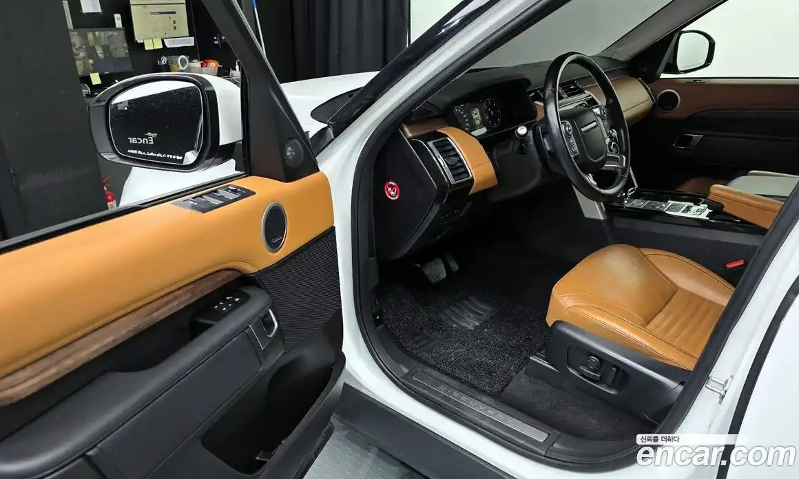 Land Rover Discovery 2018 3.0 Автомат в Москве № 766144, фото 10