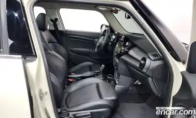 Mini Cooper 2018 1.5 Автомат в Москве № 766270, миниатюра 11