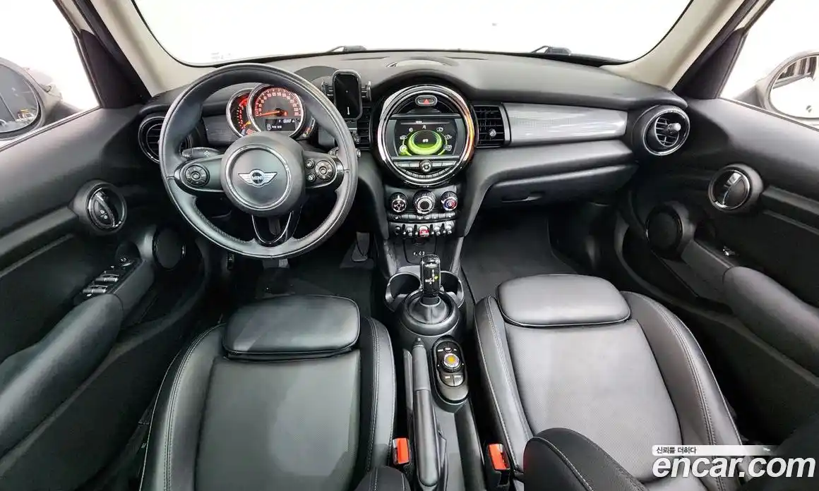 Mini Cooper 2018 1.5 Автомат в Москве № 766270, фото 7