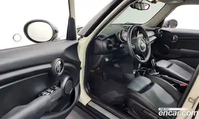 Mini Cooper 2018 1.5 Автомат в Москве № 766270, миниатюра 10