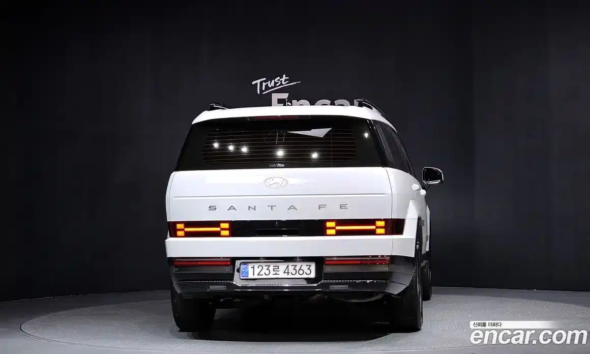 Hyundai Santa Fe 2023 1.6 Автомат в Москве № 112001, фото 4