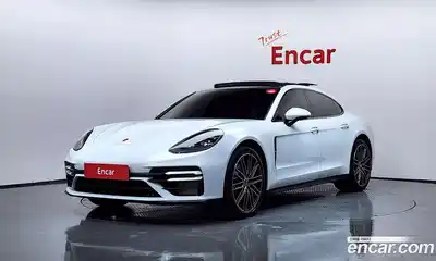 Porsche Panamera, 2023