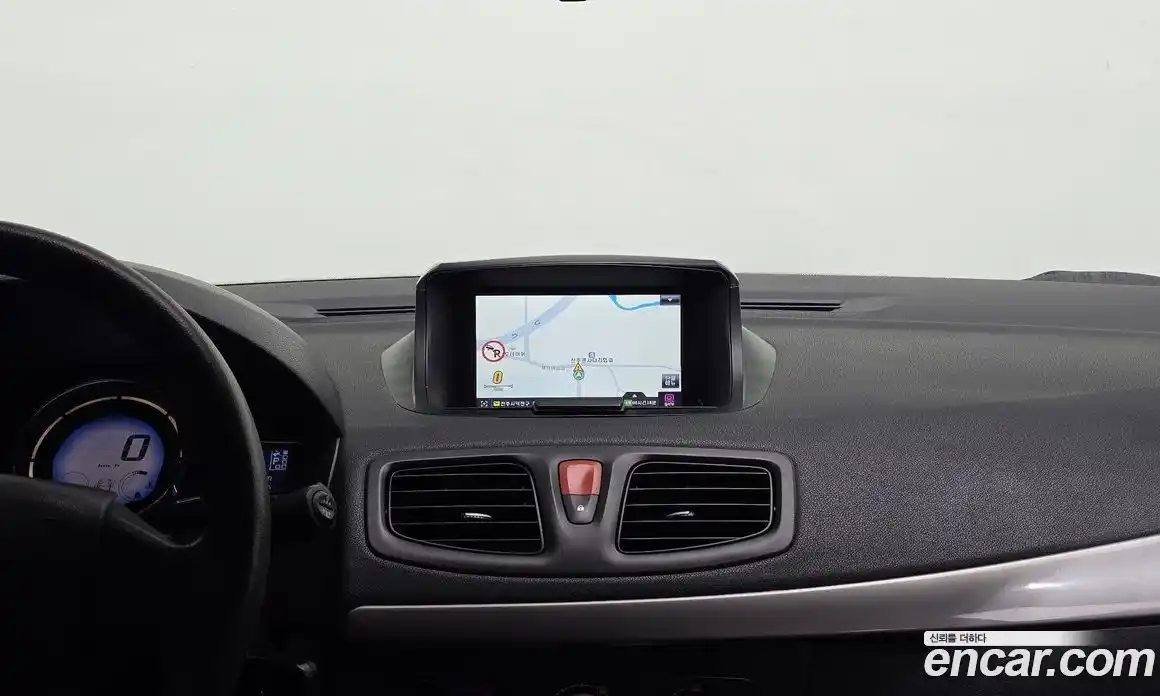 Renault SM3 2015 1.6 Автомат в Москве № 209101, фото 17