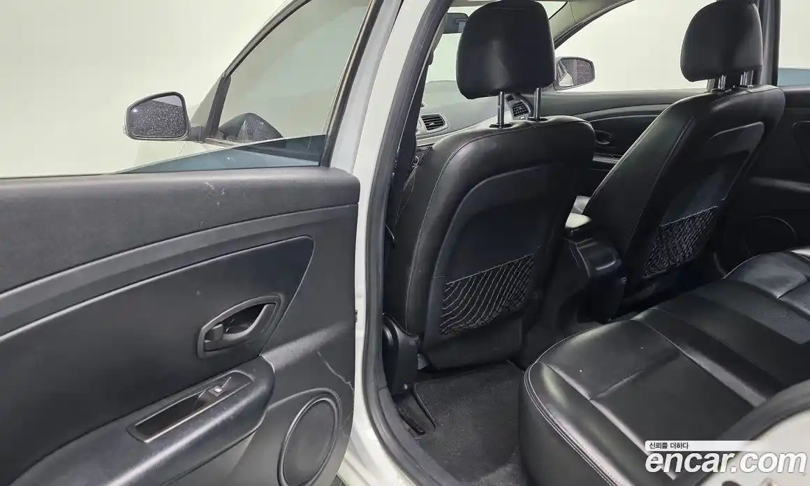 Renault SM3 2015 1.6 Автомат в Москве № 209101, фото 19