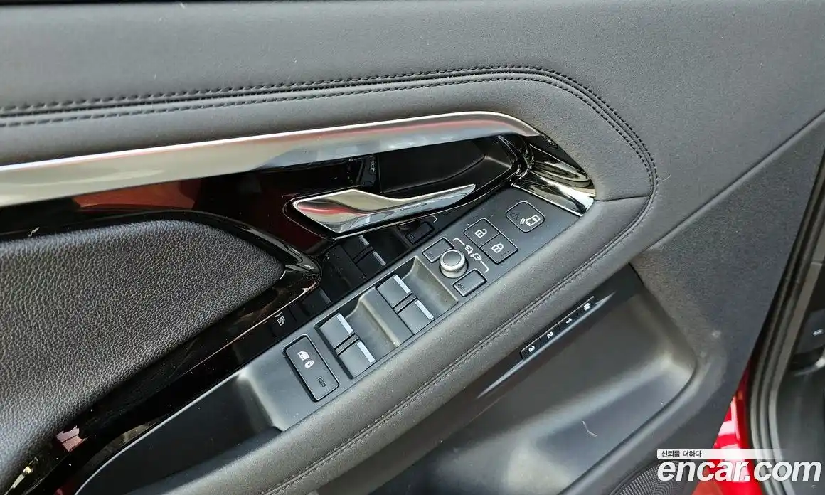 Land Rover Range-Rover Evoque 2022 2.0 Автомат в Москве № 213384, фото 19