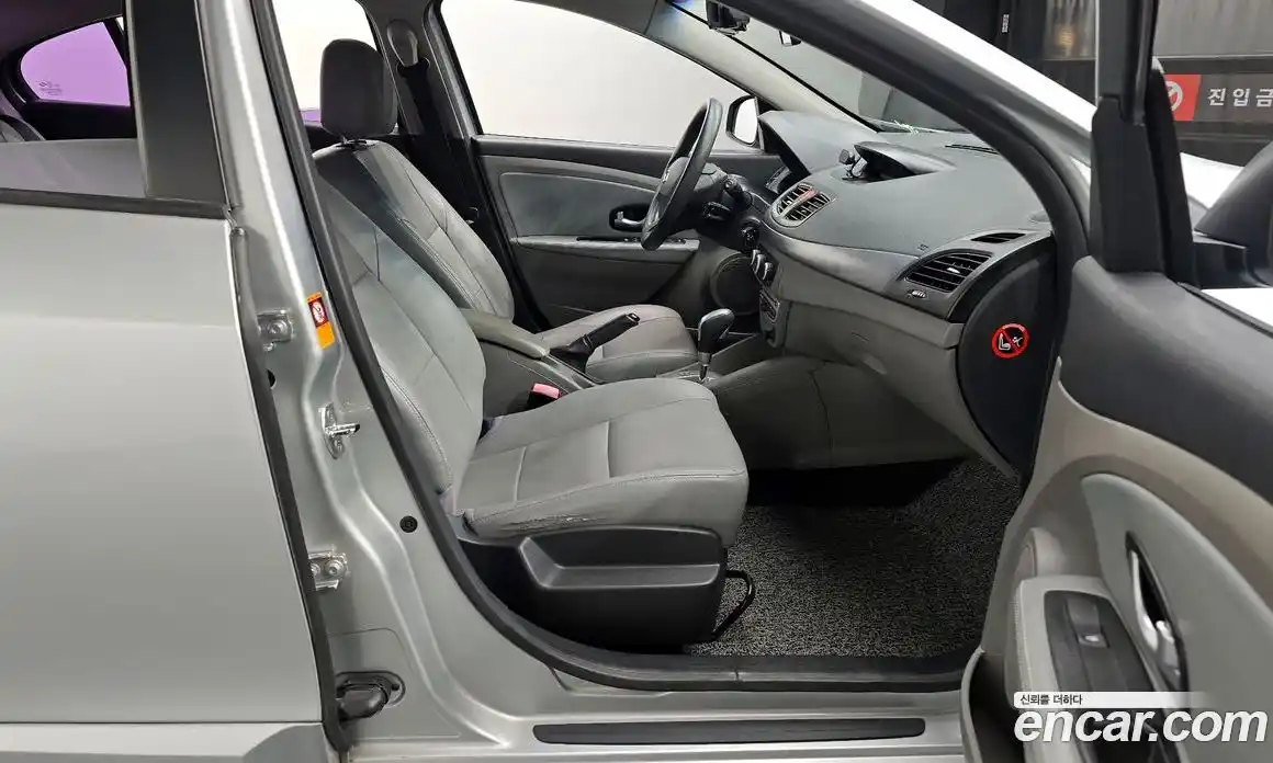 Renault SM3 2011 1.6 гидро в Москве № 226057, фото 11