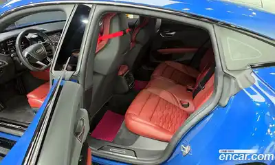 Audi e-tron GT 2022 0.1 Автомат в Москве № 343592, миниатюра 11