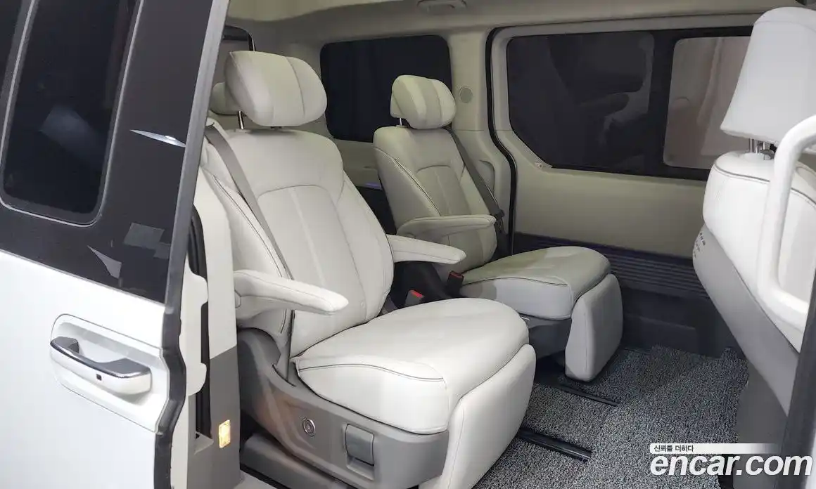 Hyundai Staria 2025 1.6 гидро в Москве № 48448, фото 11