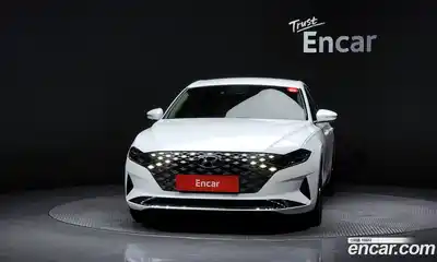 Hyundai Grandeur 2022 2.5 Автомат в Москве № 714303, миниатюра 3