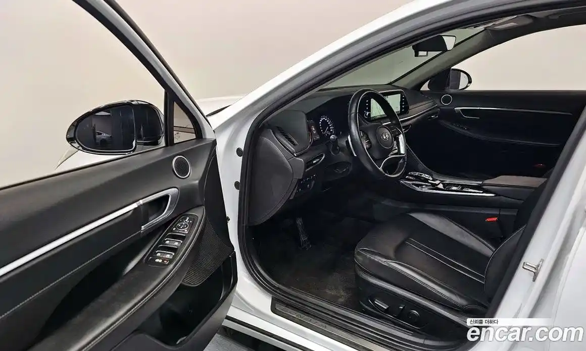 Hyundai Sonata 2023 2.0 Автомат в Москве № 714950, фото 11