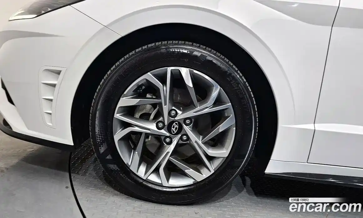 Hyundai Sonata 2023 2.0 Автомат в Москве № 714950, фото 5