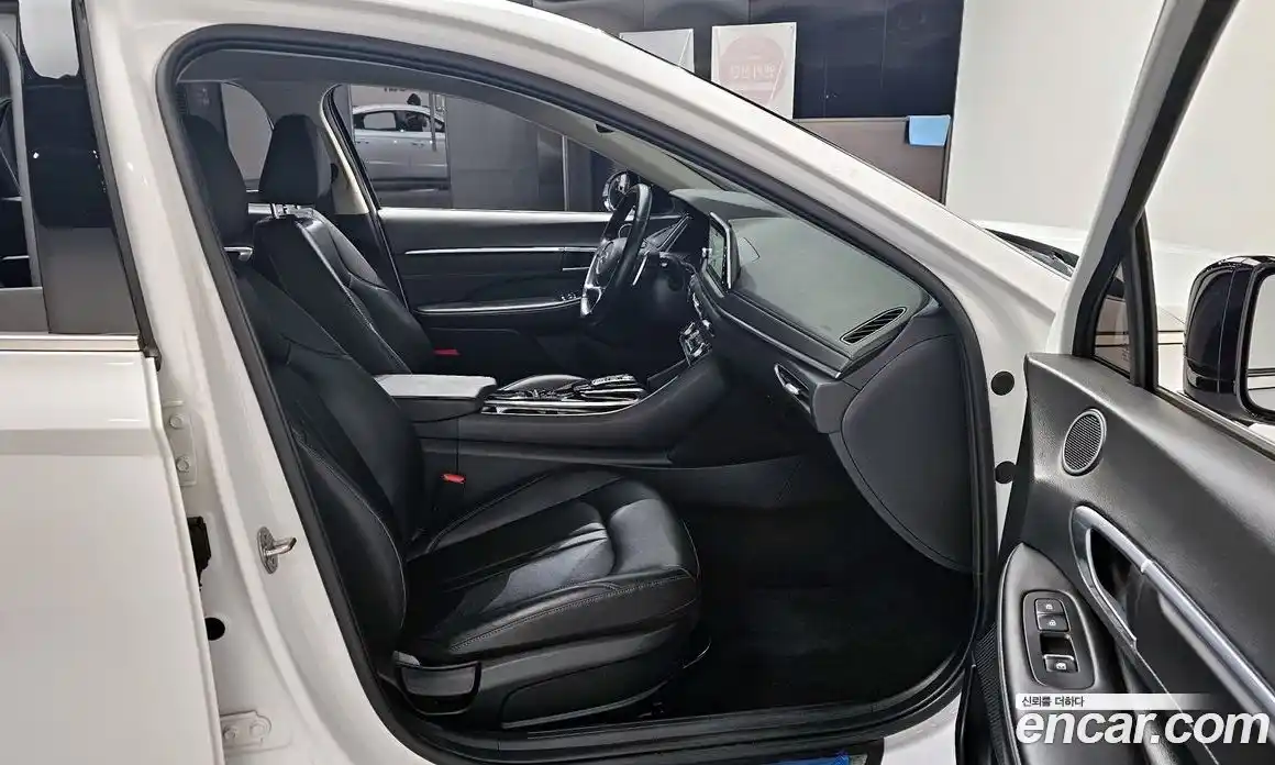 Hyundai Sonata 2023 2.0 Автомат в Москве № 714950, фото 10