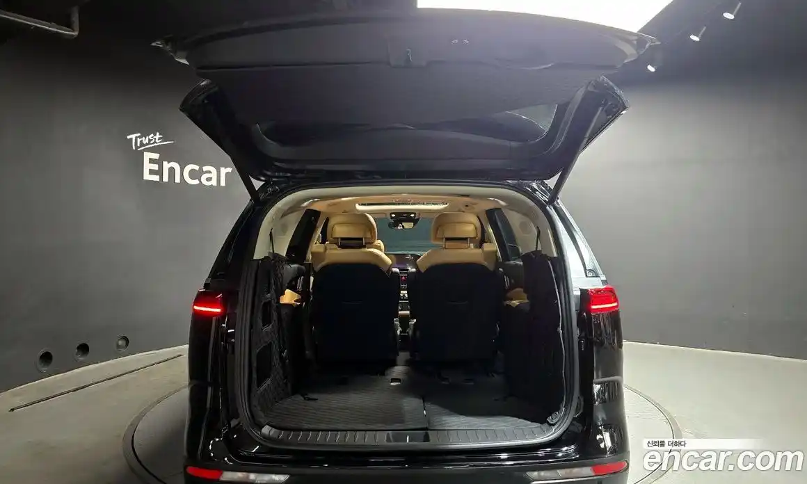 Kia Canival 2021 3.5 Автомат в Москве № 716436, фото 20