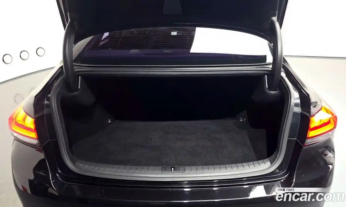 Genesis G80 2018 3.3 Автомат в Москве № 717106, фото 20