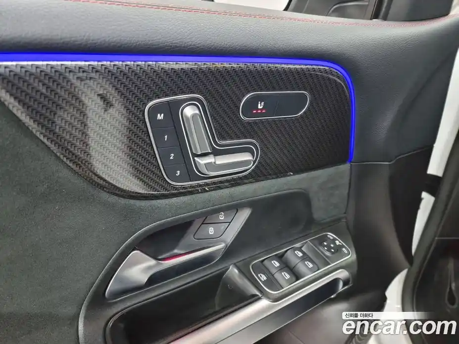 Mercedes-Benz GLB-Class 2021 2.0 Автомат в Москве № 722552, фото 15