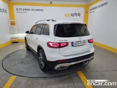 Mercedes-Benz GLB-Class 2021 2.0 Автомат в Москве № 722552, миниатюра 2