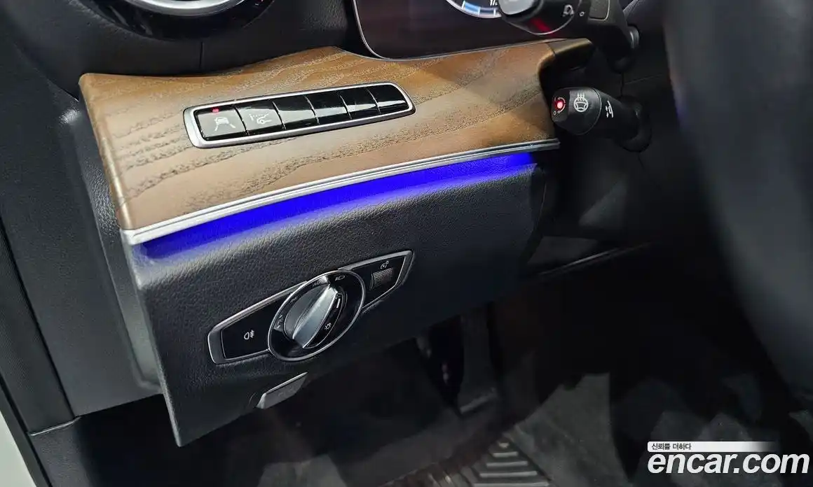 Mercedes-Benz E-Class 2019 2.0 Автомат в Москве № 723140, фото 14