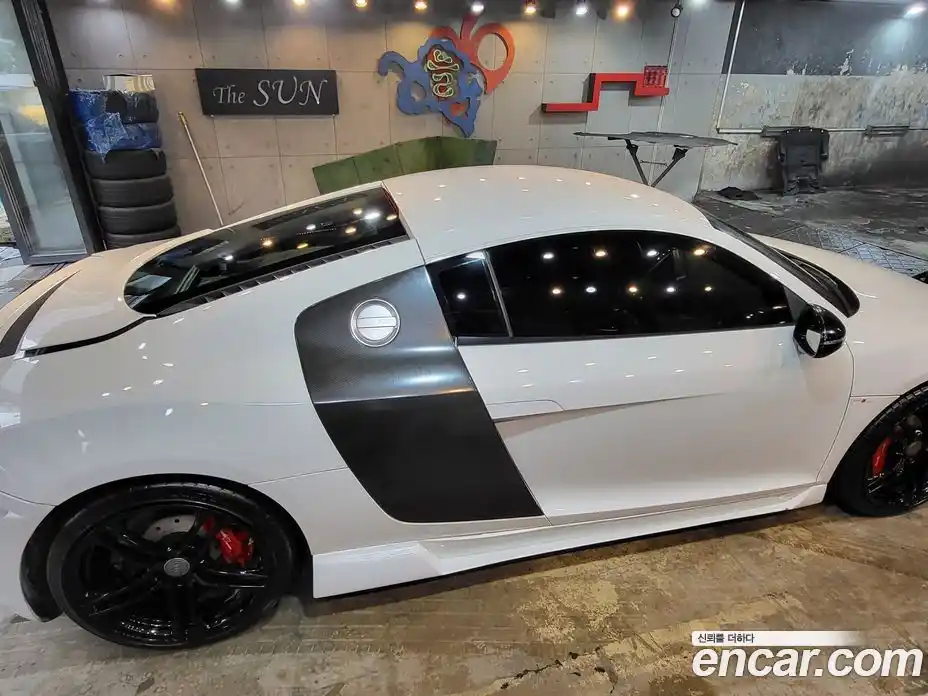 Audi R8 2009 4.2 Робот в Москве № 723943, фото 3