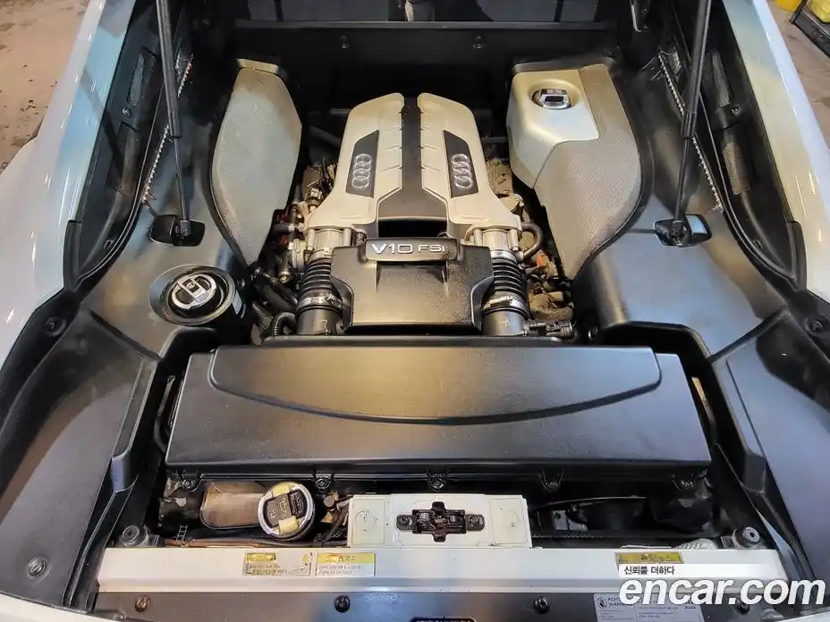 Audi R8 2009 4.2 Робот в Москве № 723943, фото 10