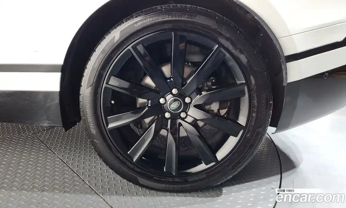 Land Rover Range-Rover Velar 2018 3.0 Автомат в Москве № 724503, фото 5