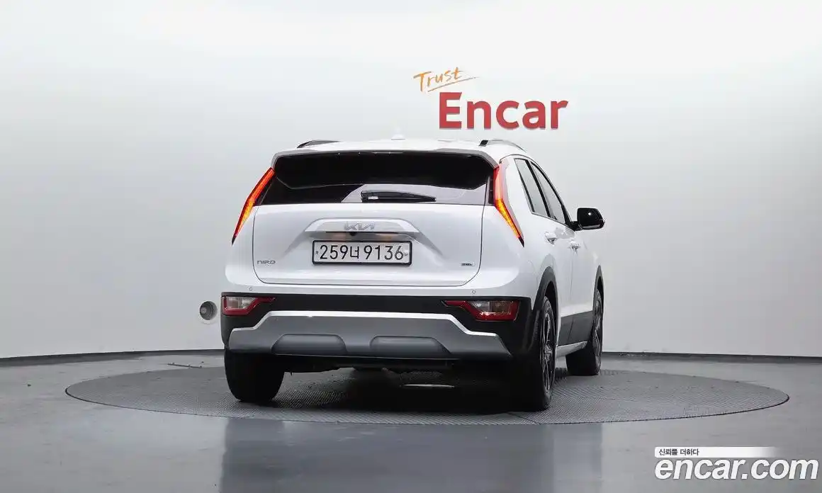 Kia Niro 2022 1.6 Автомат в Москве № 746212, фото 3