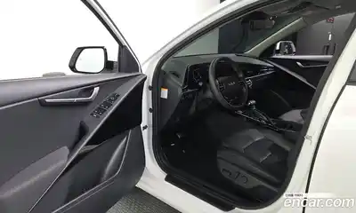 Kia Niro 2022 1.6 Автомат в Москве № 746212, миниатюра 9