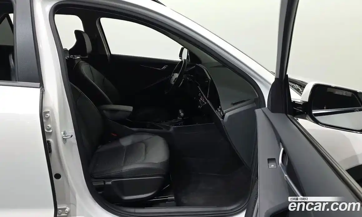 Kia Niro 2022 1.6 Автомат в Москве № 746212, фото 10